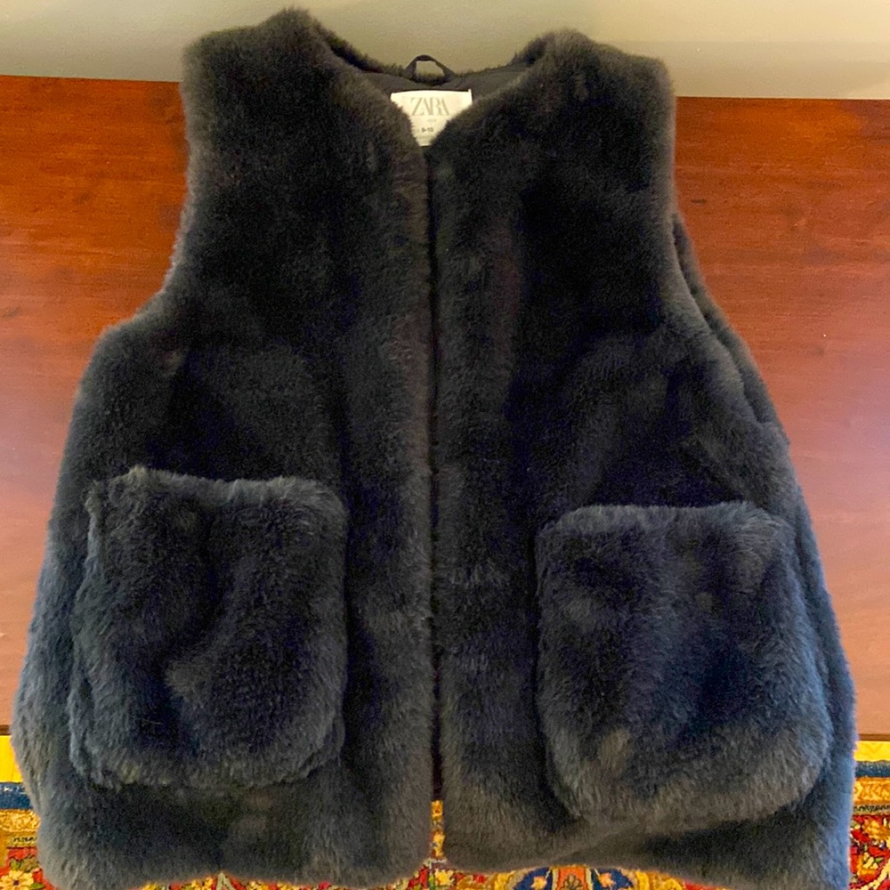 Zara kids faux fur vest, grey, Girls size 9-10